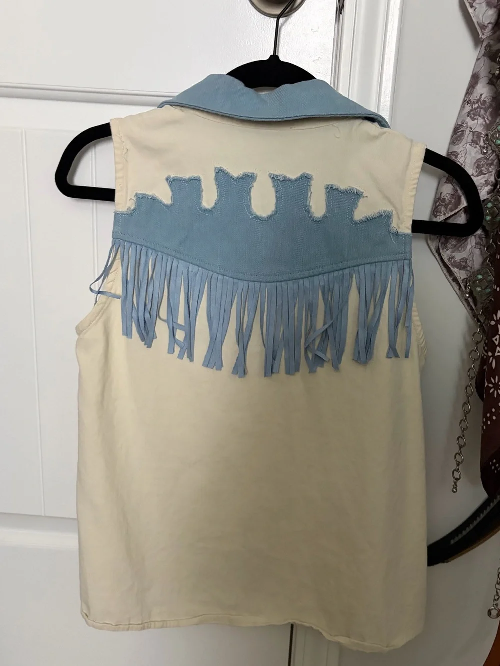 Sleeveless Fringed Western Tank Top - Cream and Light Blue
